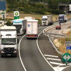 El crecimiento sigue en ambas vías, que reciben más de 40.000 camiones-G. G.