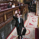 Mariano Rajoy abandona el Congreso, tras la sesión matutina del debate de la moción.-/ DANI GAGO