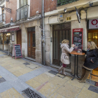 El suceso tuvo lugar en el portal número 16 de la calle San Lorenzo.-ISRAEL L. MURILLO