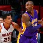 Kobe Bryant, ante los Hawks.-Foto: AFP / KEVIN C. COX