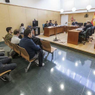 El juicio celebrado en marzo estuvo protagonizado por las doce personas detenidas en los disturbios del 10 de enero de 2014.-SANTI OTERO