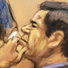 Joaquín El Chapo Guzmán escucha el testimonio de Isaías Valdez Ríos durante el juicio-JANE ROSENBERG (REUTERS)
