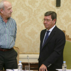 El responsable de Hacienda, José María Martínez, y el presidente de la Diputación, César Rico.-RAÚL G. OCHOA