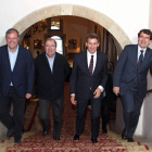 El presidente del PP de Castilla y León y candidato a la Presidencia de la Junta, Juan Vicente Herrera, junto al presidente de la Xunta de Galicia, Alberto Núñez Feijoo, y el candidato a la Alcaldía de León y cabeza de lista a las Cortes, Antonio Silván, -Ical