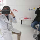El espacio de realidad virtual instalado en el vestíbulo del HUBU está de gira por complejos de todo el país.-RAÚL G. OCHOA