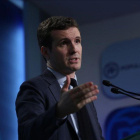 El vicesecretario de comunicación del PP, Pablo Casado, en una rueda de prensa reciente.-DAVID CASTRO