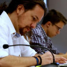 Pablo Iglesias e Íñigo Errejón reflexionan sobre el futuro de Podemos en el curso de verano de El Escorial.-DAVID CASTRO
