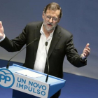 Mariano Rajoy interviene en la clausura del congreso provincial del PP de Pontevedra.-EFE / LAVANDEIRA JR