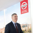 El nuevo coordinador de la Alianza Nissan-Renault en España, José Vicente de los Mozos, atiende a los medios de comunicación tras reunirse con el comité de empresa y los trabajadores de la planta de Nissan-ICAL