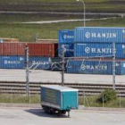 Contenedores en el puerto seco de Villafría.-El Correo de Burgos