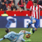 Moi Gómez (Sporting) en el partido contra el Celta de la jornada 24 de Primera División.-EFE / ALBERTO MORANTE