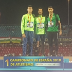 Jesús Gómez, a la izquierda, en el podio del 1.500.-TWITTER / @RFEA
