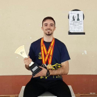 Álvaro Ibáñez posa con sus trofeos.-ECB