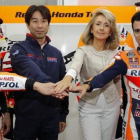 Marc Márquez, Tetsuhiro Kuwata, Begoña Elices y Dani Pedrosa.-REPSOL MEDIA