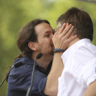 Pablo Iglesias y Xavier Domènech, durante el acto de En Comú Podem en Barcelona.-DANNY CAMINAL