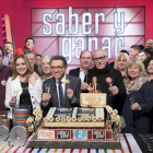 El equipo de 'Saber y ganar', con Jordi Hurtado al frente, celebra los 20 años del programa.-FERRAN NADEU
