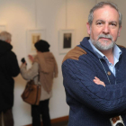 El fotógrafo Ángel Herraiz en su exposición-Israel L. Murillo