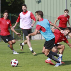 Los entrenamientos del Burgos CF en Castañares fueron habituales la pasada campaña.-RAÚL G. OCHOA