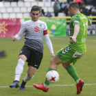 Sergio Esteban lució el brazalete de capitán en el choque frente al Racing de Santander-Raúl G. Ochoa