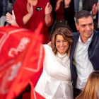 Susana Díaz y Pedro Sánchez, en un mitin del PSOE en Cádiz-EFE / ROMÁN RÍOS