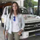 Cristina Gutiérrez posa con el Mitsubishi Montero Proto con el que compite esta temporada-Raúl G. Ochoa
