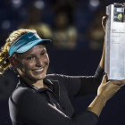 Donna Vekic posa, en abril del 2014, con el trofeo del Abierto de Malasia, único título importante de su carrera.-Foto: EFE / AHMAD YUSNI