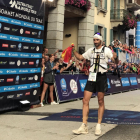 Hernando celebra su victoria de ayer en Chamonix.-TWITTER / @ULTRATRAILWTOUR