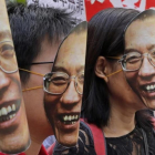 Manifestantes con caretas de Liu Xiaobo en Hong Kong, el 27 de junio.-AP