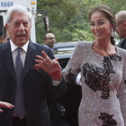 Mario Vargas Llosa e Isabel Preysler, a su llegada a la fiesta de inauguración de la nueva tienda de Porcelanosa en Nueva York.-EFE/MIGUEL RAJMIL