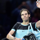 Nadal se despide con gesto contrariado tras caer en el Masters ante Djokovic-LEON NEAL / AFP PHOTO