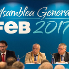 Garbajosa (FEB), Blanco (Comité Olímpico Español) y Roca (ACB), ayer, en Madrid.-FEB