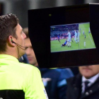 Pruebas de vídeoarbitraje en un partido del Inter de Milán y la Lazio.-STRINGER