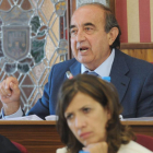 El concejal Antonio Fernández Santos en una intervención en un Pleno municipal.-ISRAEL L. MURILLO