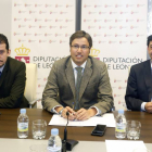 El presidente de la Diputación, Emilio Orejas, preside la reunión del Consorcio del Aeropuerto de León-Ical