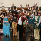 La llegada del sultán de Constantinopla con todo su séquito puso la nota exótica al espectáculo ‘Las tertulias de la orquesta’.-Raúl Ochoa