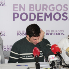 Salinero, durante la rueda de prensa, arropado por Laura Domínguez (izqda) y Marga Arroyo.-ISRAEL L. MURILLO