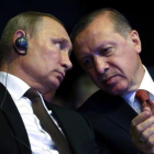Los presidente de Rusia, Vladimir Putin, y de Turquía, Recep Tayyip Erdogan, en Estambul.-AFP / KAYHAN OZER