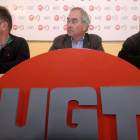Miguel Ángel Gutiérrez, Evelio Angulo y Ramiro Marijuán en la rueda de prensa que dio ayer el sindicato. I-ISRAEL L. MURILLO