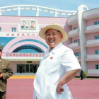 El líder norcoreano Kim Jong-Un en una visita al orfanato Wonsan en Corea del Norte.-Foto: AFP / KNS
