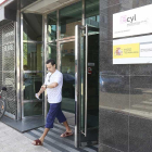 Desempleados en una oficia del Ecyl en Burgos.-RAÚL OCHOA