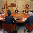El president en funciones, Artur Mas, en una reciente reunión con su consell de Govern.-RICARD CUGAT
