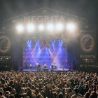El septeto burgalés abrió la agenda el Jueves Santo con su participación en el San San Festival de Benicasim.-SAN SAN FESTIVAL / HARA AMORÓS Y DANIEL CRUZ