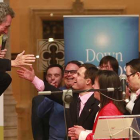 La XIII Gala Síndrome de Down Burgos reconoció a siete empresas y cinco instituciones su labor integradora / Miguel Ríos, que fue el padrino de la cita, interpretó dos temas-RAÚL G. OCHOA