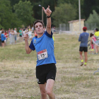 Diego Gallego festeja la consecución del triunfo en la Indian Race-Raúl G. Ochoa