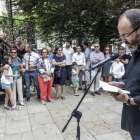 El escritor Leandro Pérez durante el homenaje a Tino Barriuso en la Feria del Libro-SANTI OTERO