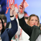 El líder de los sociademócratas alemanes, Martin Schulz, y la ministra de Empleo y Asuntos Sociales, Andrea Nahles, durante el congreso del SPD en Bonn.-AFP / FEDERICO GAMBARINI