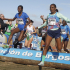 Teferi y Oljira, en un momento de la carrera de 2017.-SANTI OTERO