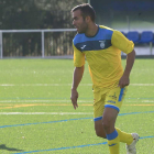 Lobera conduce el balón durante un partido.-SANTI OTERO