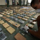 Duterte lo dijo después de que en las últimas semanas hayan aparecido paquetes de cocaína flotando en la costa oriental de Filipinas.-EFE