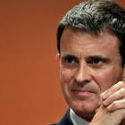 Valls, en un foro contra la abstención, en París, el 5 de mayo.-AFP
